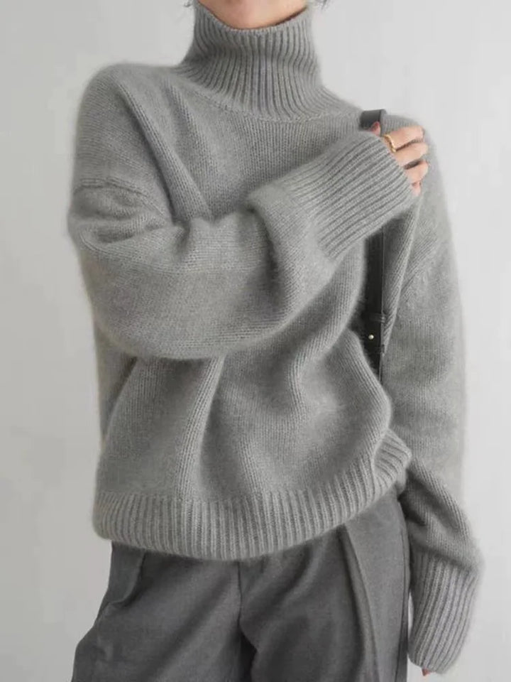 Fíonaí – High-Neck Cashmere Sweater
