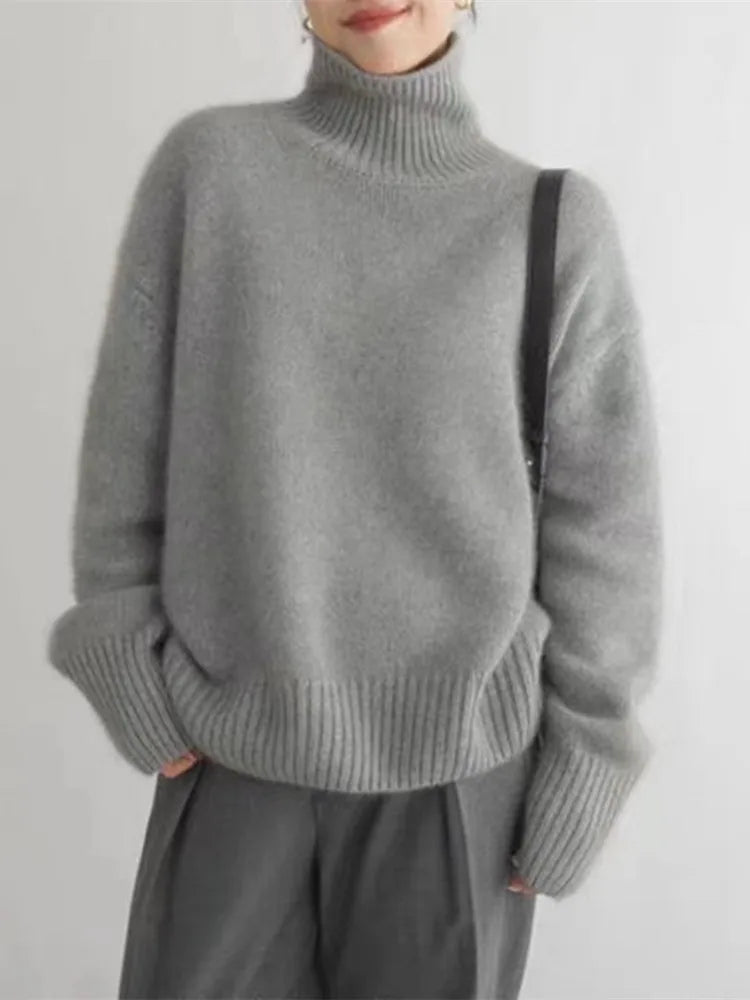 Fíonaí – High-Neck Cashmere Sweater