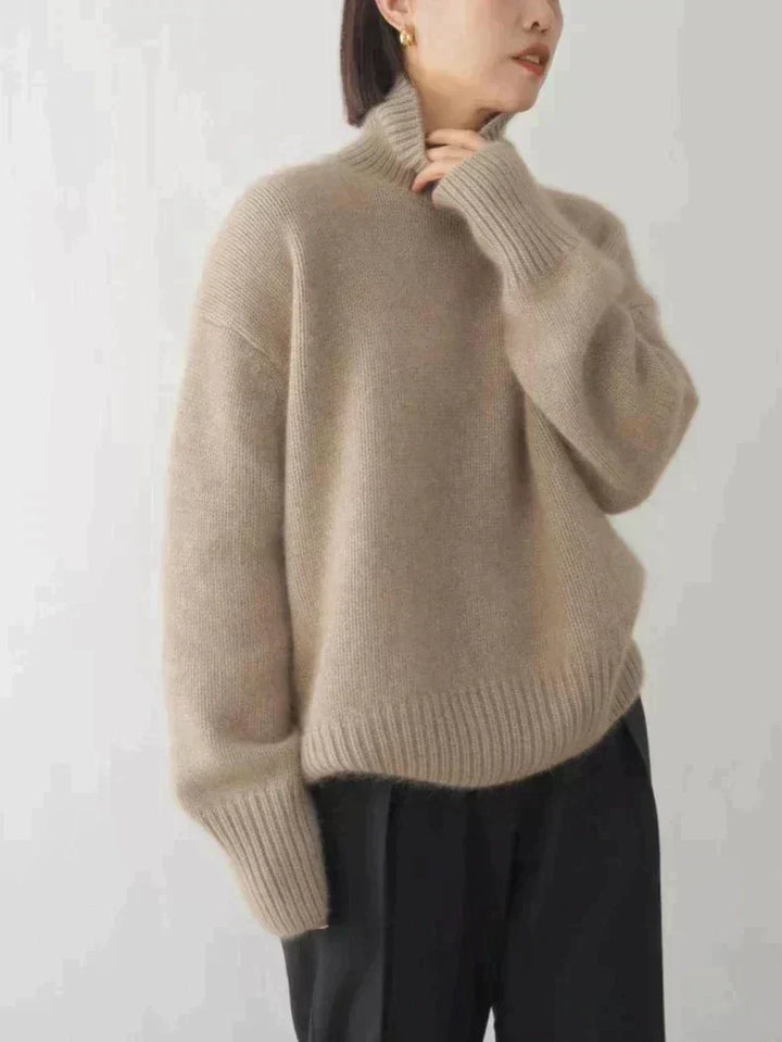 Fíonaí – High-Neck Cashmere Sweater