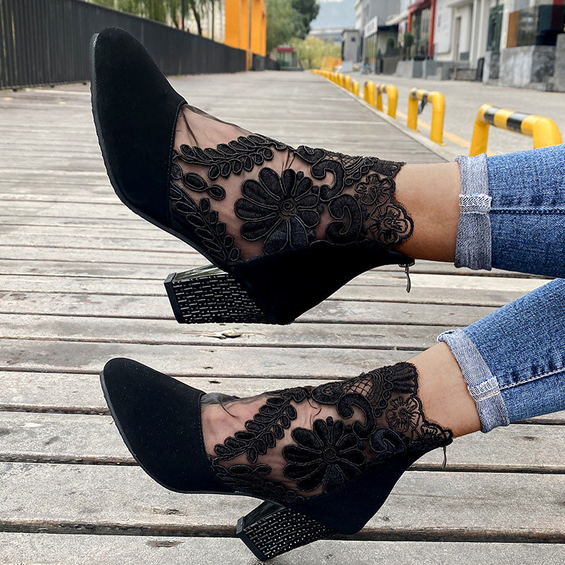 Treise – Elegant Lace High Heels